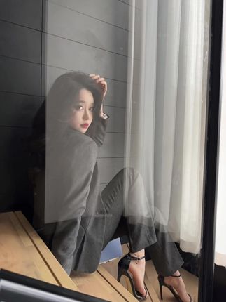 Sia 不吃鱼微密圈#嘉宾专享帖#美腿特写，让人眼前一亮