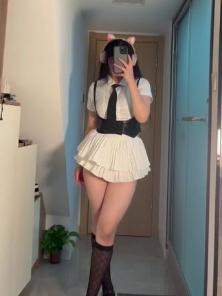 秋秋不要吃鱼包臀裙肉肉腿写真,微密圈独家图包分享