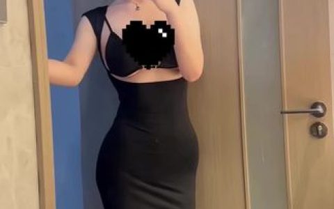 不爱笑的赛琳微密圈资源，她的独家高清写真全集