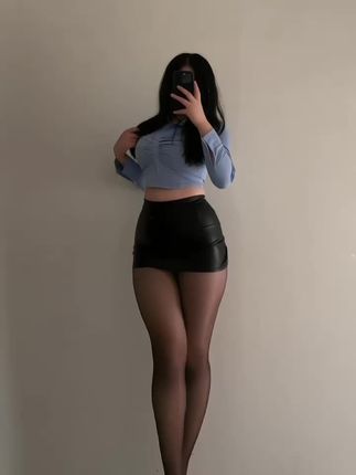 包臀裙与肉肉腿的魅力，秋秋不要吃鱼写真图包欣赏