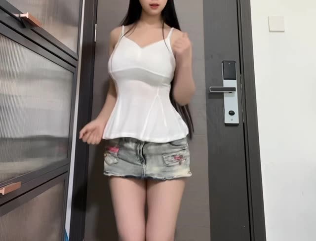 晚苏susu自信妩媚眼神让人沉醉，性感写真尽显魅力