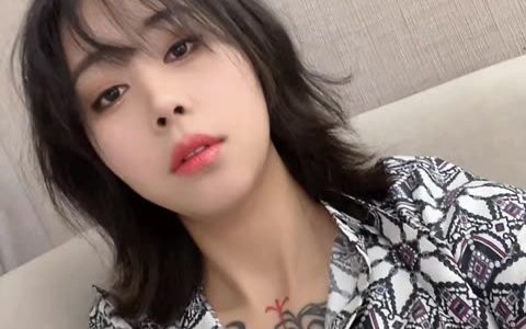 张贺玉推特网红身份揭秘，张老师在推特上的风采