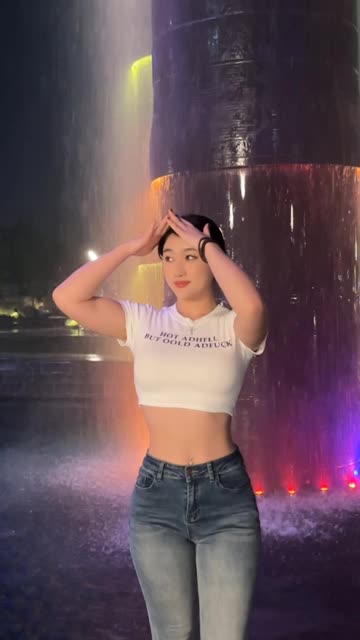 詹詹(詹妮)0220微密圈作品图汇总穿搭梗解析时尚潮流大揭秘，解析詹妮0220穿搭背后的时尚奥秘