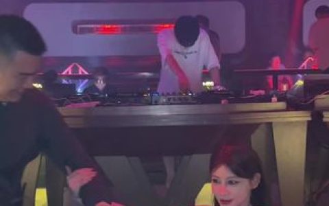 无欲无求的推土君酒吧蓝色妖姬，VIP精品套图