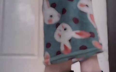 女 coser Potato Godzilla化身《少女前线》中的 HK-MP7 角色甜美性感，HK-MP7角色cosplay欣赏