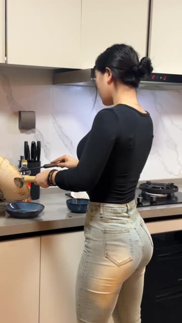 詹詹(詹妮)0220微密圈作品图汇总穿搭梗解析时尚潮流大揭秘，解析詹妮0220穿搭背后的时尚奥秘