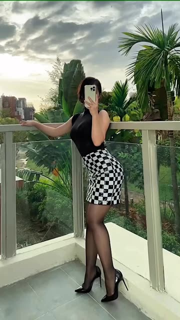 国产张老师微博推特网红女神张贺玉，从网络到现实的完美转换