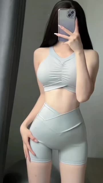 周温柔瑜伽裤她的时尚风格引领潮流,微密圈热议她的穿搭秘籍