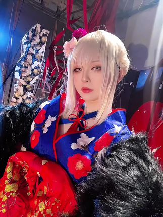 半半子cos《碧蓝航线》柴郡旗袍，柴郡旗袍cos高清美图