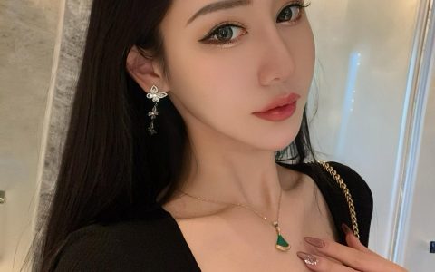 不爱笑的赛琳微密圈最新资源，颜值博主的独特魅力