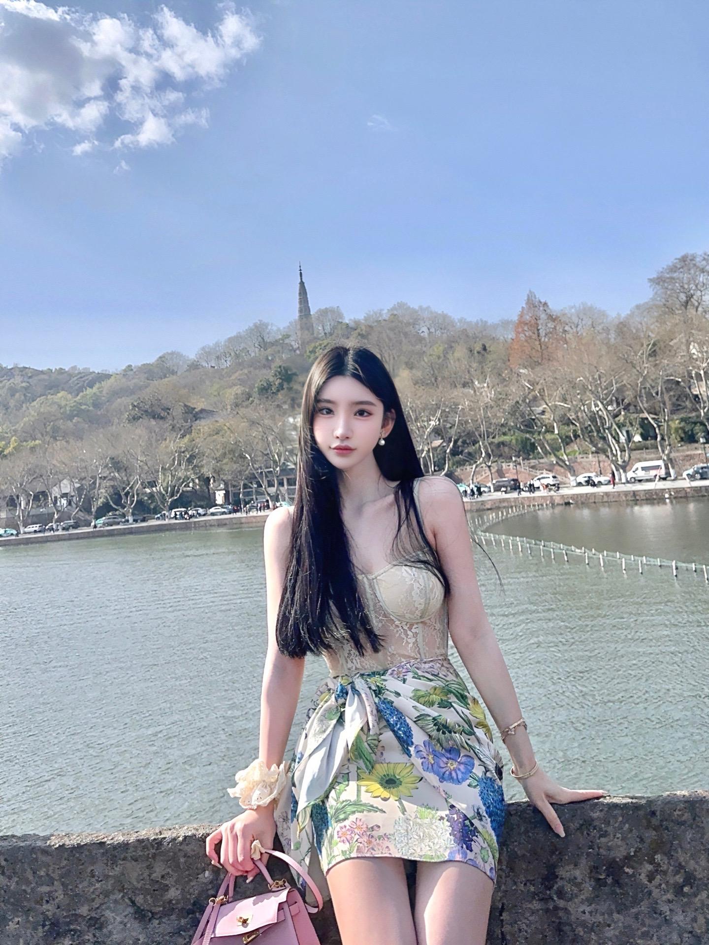 网红主播生活揭秘，周于希Sally写真作品赏析