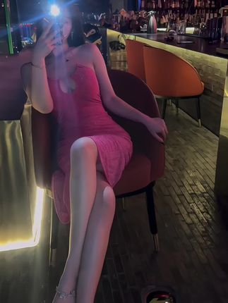 不爱笑的赛琳微博资源,高清无杂质的绝美写真