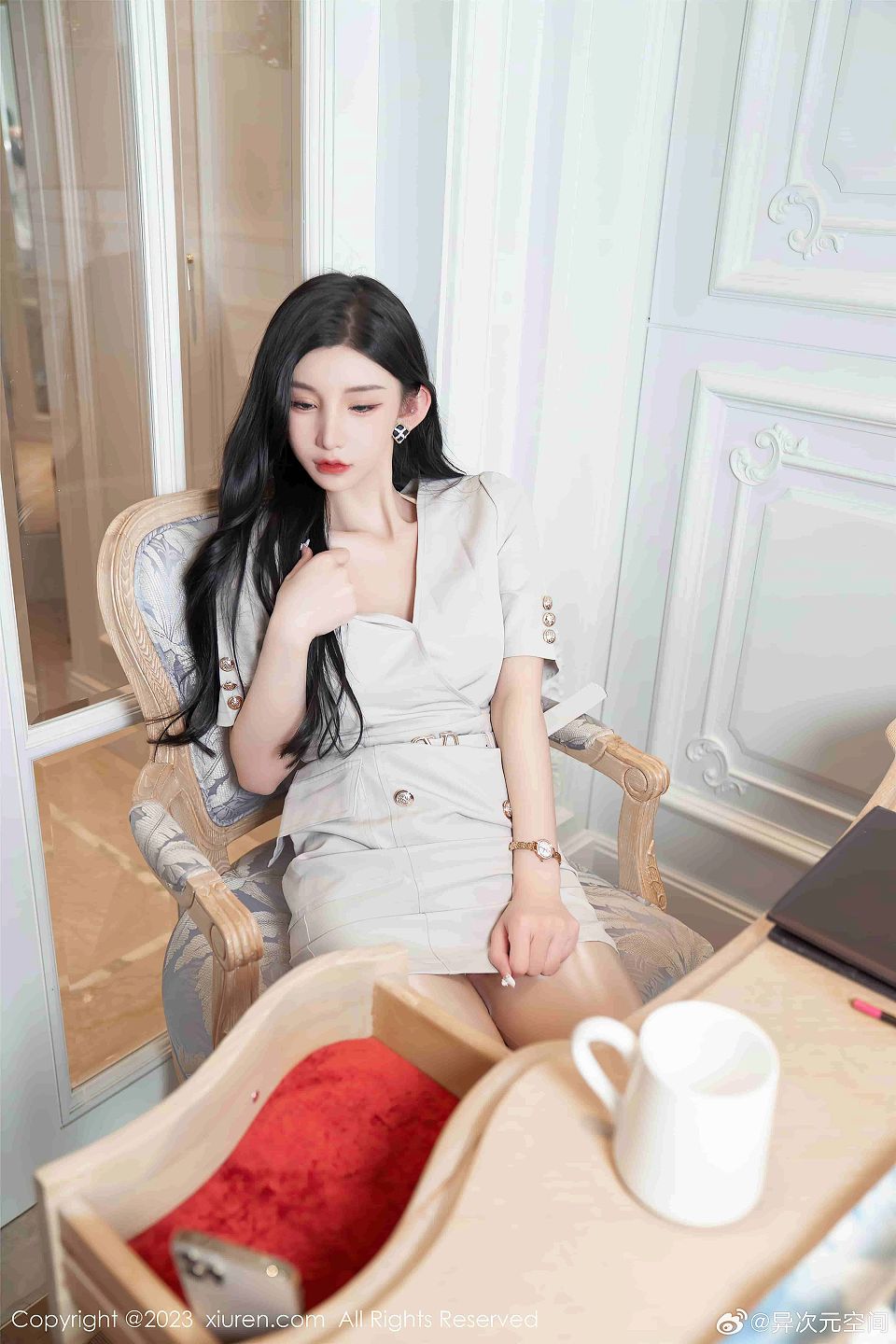 周于希Sally油亮白丝写真曝光，时尚艺术魅力无法抵挡