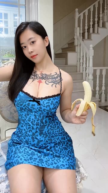 国产张老师微博推特网红女神张贺玉，从网络到现实的完美转换