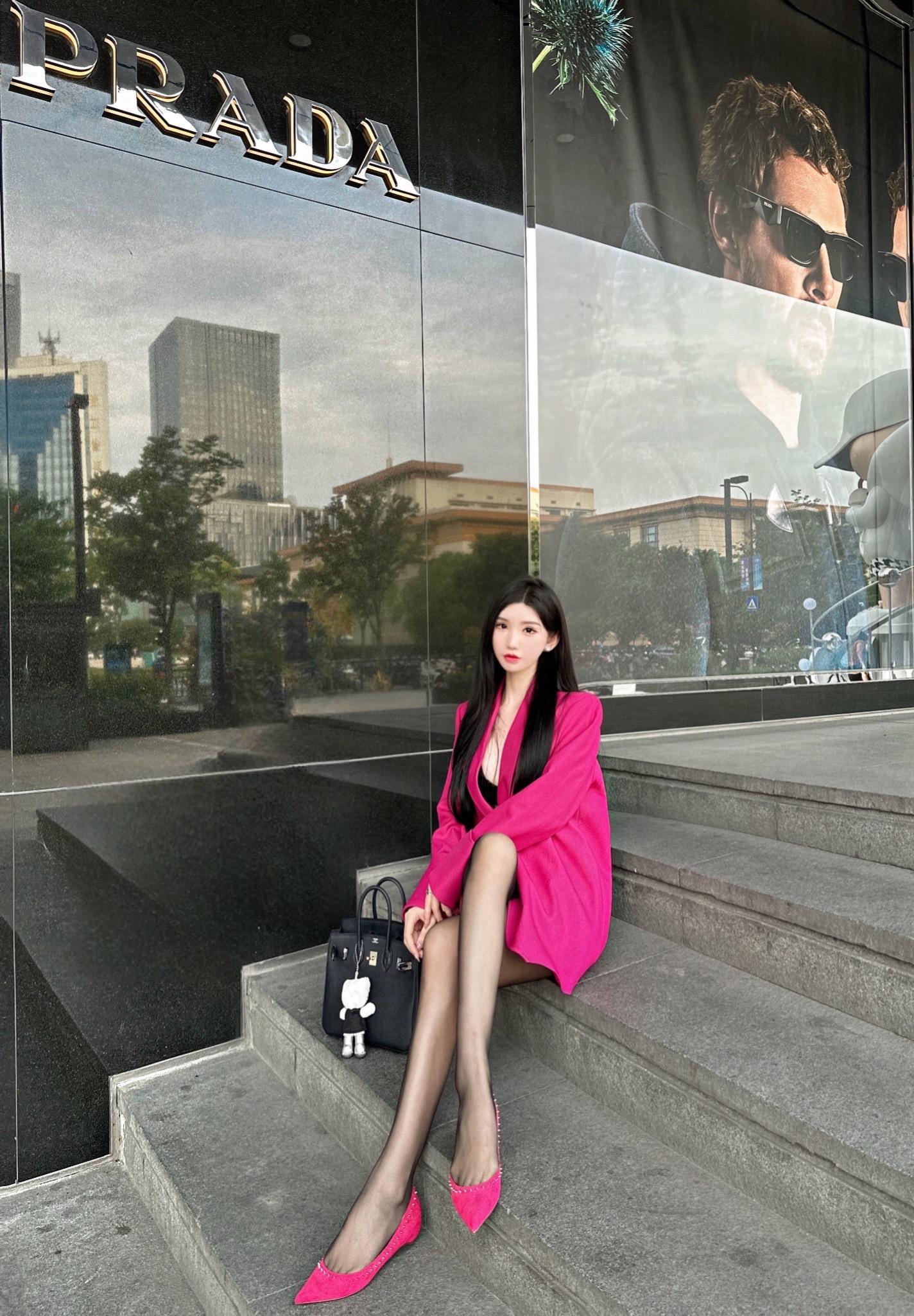 网红主播生活揭秘，周于希Sally写真作品赏析