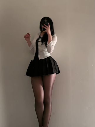 扭一扭活到九十九,秋不吃鱼微胖女孩的活力写真