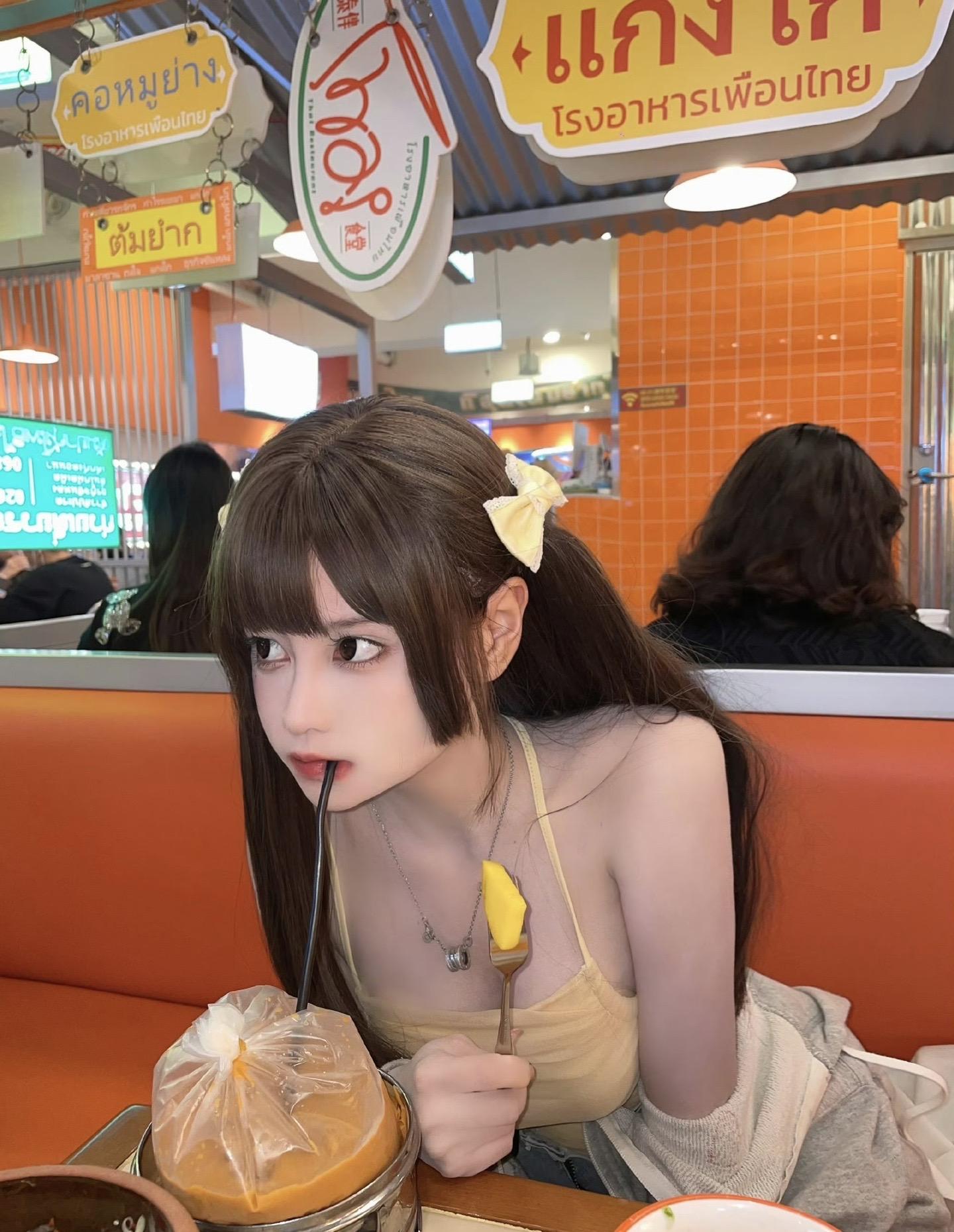 无欲无求的推土君身材曲线,独特风格亮点