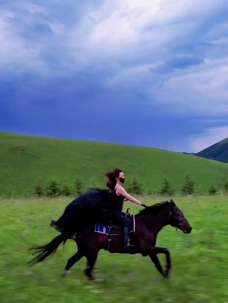 MIYA米娅是谁？她的真实身份揭晓