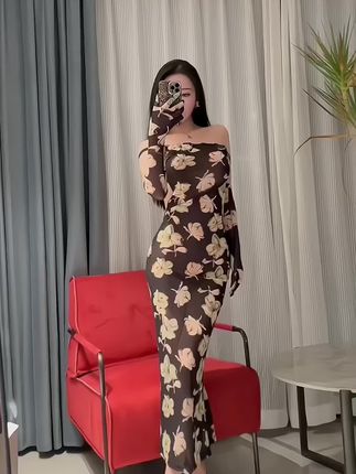 不爱笑的赛琳微密圈付费作品，连衣裙魅力全解析