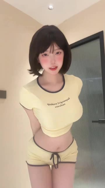 【桃桃sama】时尚穿搭秀合集，揭秘桃桃sama的独家时尚穿搭秘诀