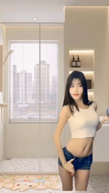 梅美超甜黑色裙子跳舞回放,性感与优雅并存的经典瞬间