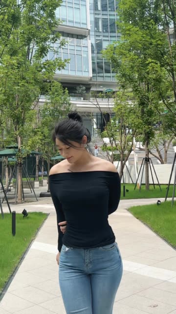 weme觅圈詹詹线上社交平台的新领导者探寻她的魅力与粉丝互动,詹妮如何在微密圈崛起的故事