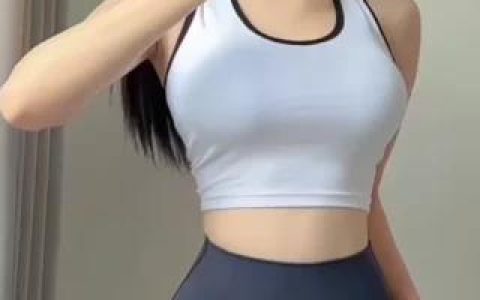 周温柔瑜伽裤她的时尚风格引领潮流，微密圈热议她的穿搭秘籍