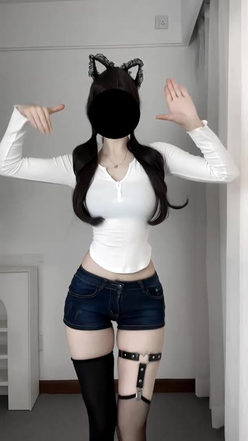 秀人网晚苏susu内购私拍,定制图OL太养眼