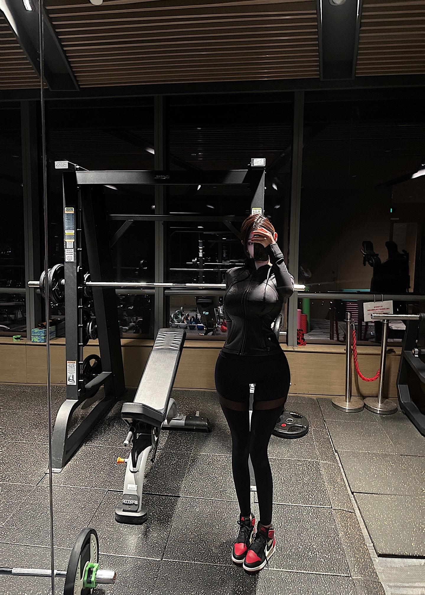 脸红Dearie高铁之旅，换个角度看她的内在美！