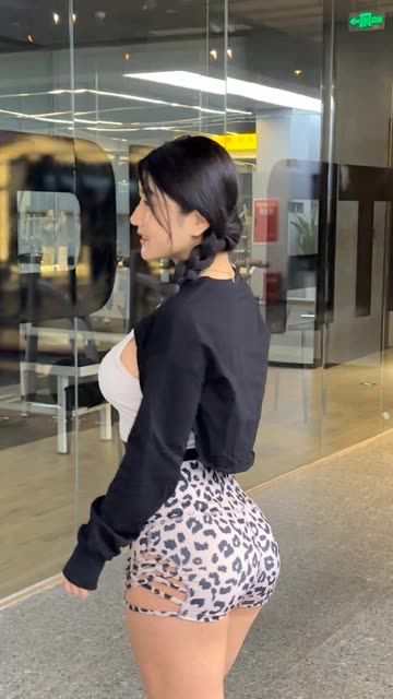 詹詹0220微密圈白色珍珠主题自拍故事感受白色的纯净与性感，詹妮的珍珠主题自拍作品全集