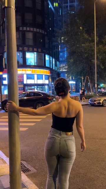 weme觅圈詹詹线上社交平台的新领导者探寻她的魅力与粉丝互动,詹妮如何在微密圈崛起的故事