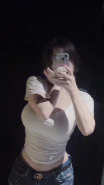 佐佐酱v背景揭秘从普通女孩到抖音女神的成长之路，佐佐酱背后的故事