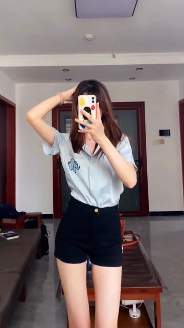 蒹葭苍苍抖音以往视频回顾，感受她的迷人风采与多样作品