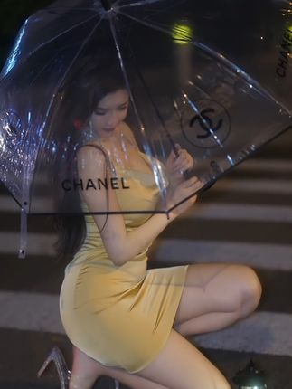 模特周妍希写真拍摄花絮颜值逐渐稳定,专业与美丽的完美展现