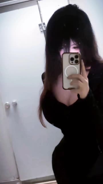 微密圈桃桃sama的时尚穿搭,一次看遍她的魅力造型