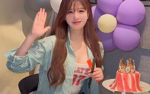 十万口草莓粥粥B站百万舰长大航海作品，直播圈最火的UP主