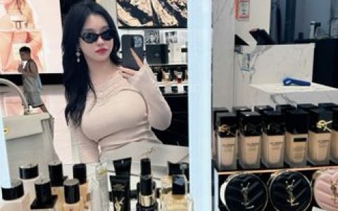 张鑫baby牛奶套装写真引热议，微密圈高清图集精彩呈现