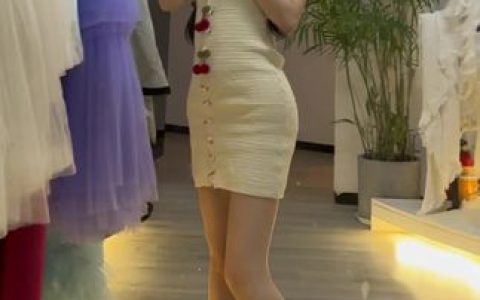 黎允熙baby维密图片大放异彩，她的紫色氛围灯视频为何走红