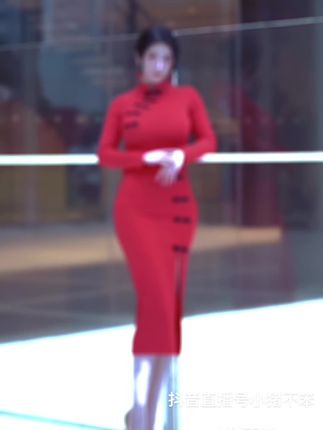 猪小七 性感与可爱并存的街拍女神，猪小七街拍照片集锦性感与可爱的结合