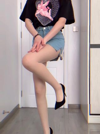 林扣弦的微密圈清纯与欲望的交织,为什么202万粉丝为她着迷?