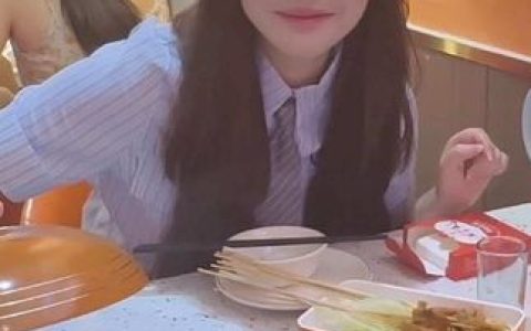 十万口草莓粥粥的航海冒险，粉丝见证她的每一步