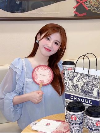 草莓粥粥的故事:从直播新星到B站百万粉丝UP主的崛起之路