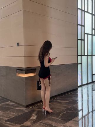 仅需7元!可可西yyy微密圈嘉宾图组限时特价