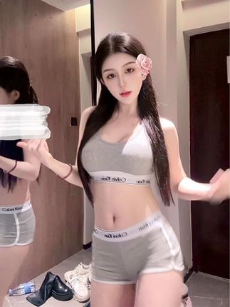 艾拉·Isla微密圈经典三人行写真，独特视角震撼上线