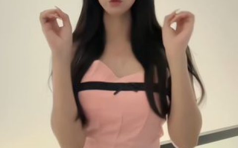 抖音鱼神觅圈新作品浴室情趣难得的放松，绝佳体验