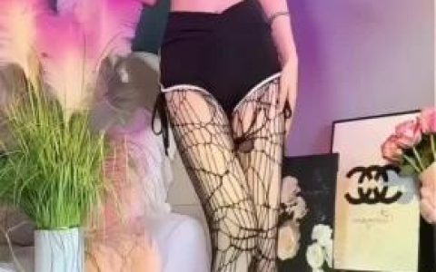 抖音一碗张鑫baby微密圈作品与美食生活的完美结合，探寻她的多彩日常