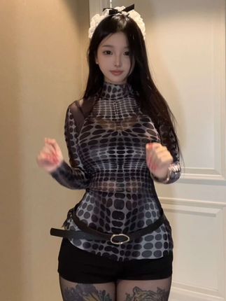 卡通百科老王时尚达人风采,纹身为她的颜值大大加分