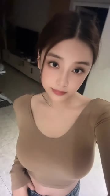 御姐红色套装大赏，微密圈美了个滢作品风靡全网