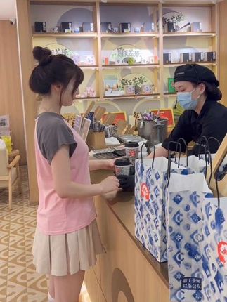 十万口草莓粥粥微信私人号大公开，UP主与粉丝互动新渠道