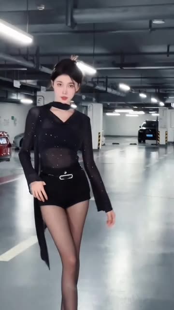 崔崔推荐，美了个滢微密圈付费图片资源大揭秘